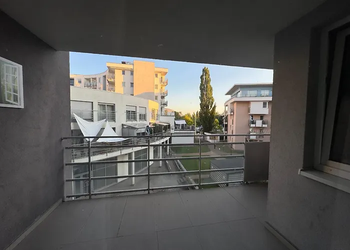 Apartament Wojskowa 3 *